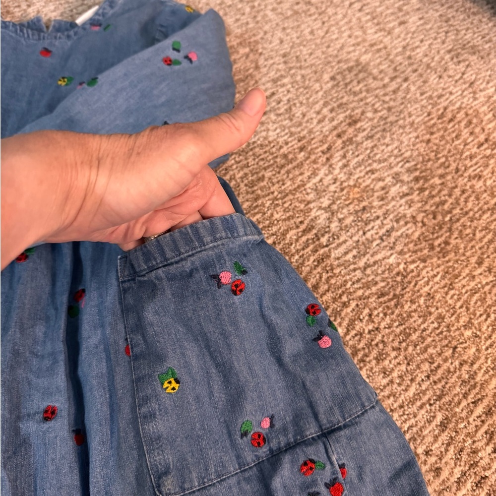 Hanna Andersson Denim Dress 6 (120) - Picture 4 of 8